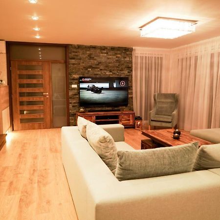Luxury Villa Moravany nad Vahom ภายนอก รูปภาพ