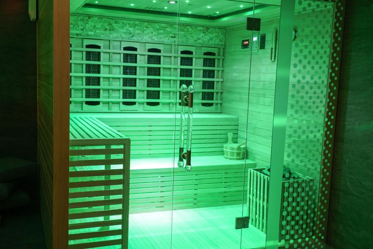 Luxury Villa Moravany nad Vahom ภายนอก รูปภาพ
