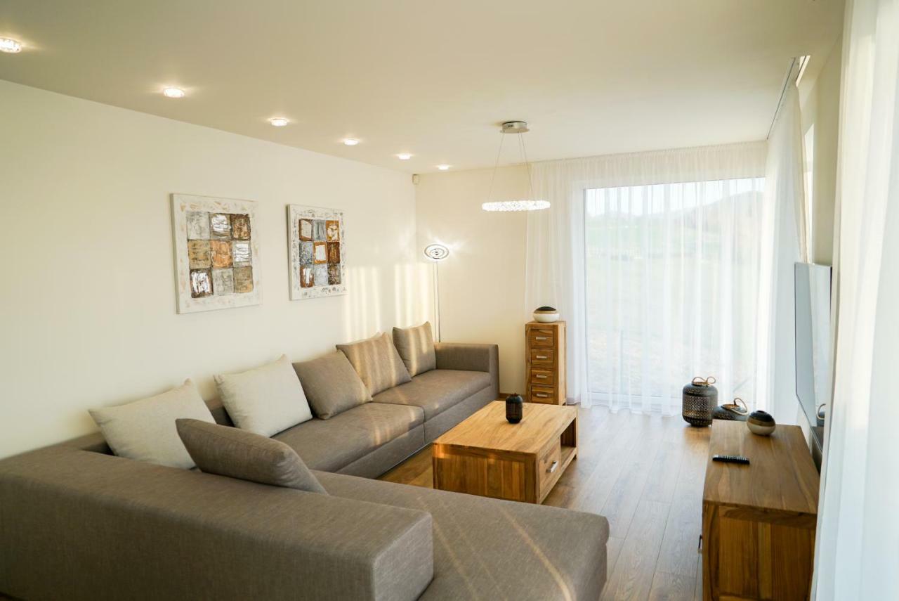 Luxury Villa Moravany nad Vahom ภายนอก รูปภาพ