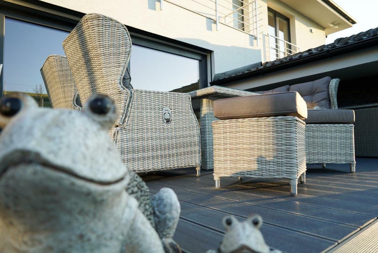 Luxury Villa Moravany nad Vahom ภายนอก รูปภาพ