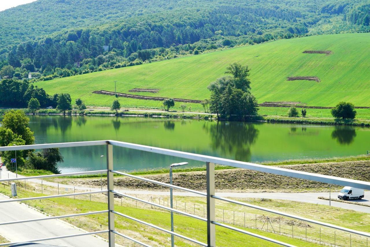 Luxury Villa Moravany nad Vahom ภายนอก รูปภาพ