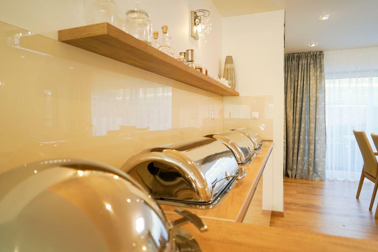 Luxury Villa Moravany nad Vahom ภายนอก รูปภาพ